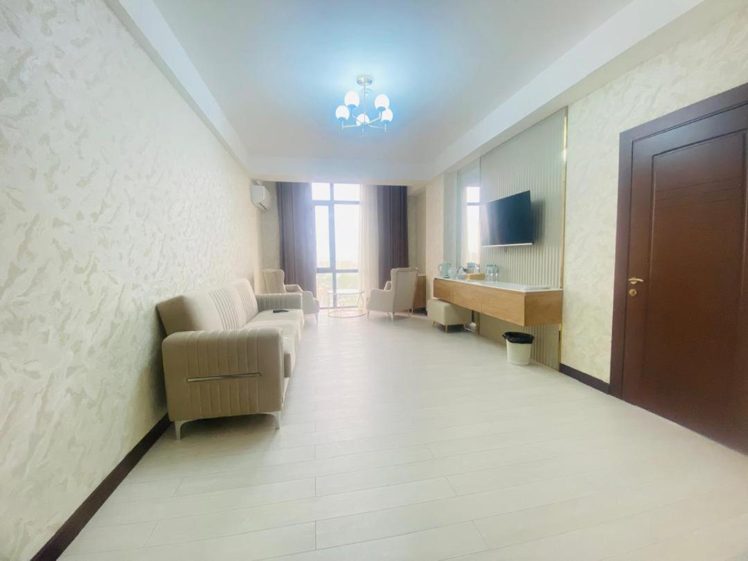 Baland Hotel ดูแชนเบอ ภายนอก รูปภาพ