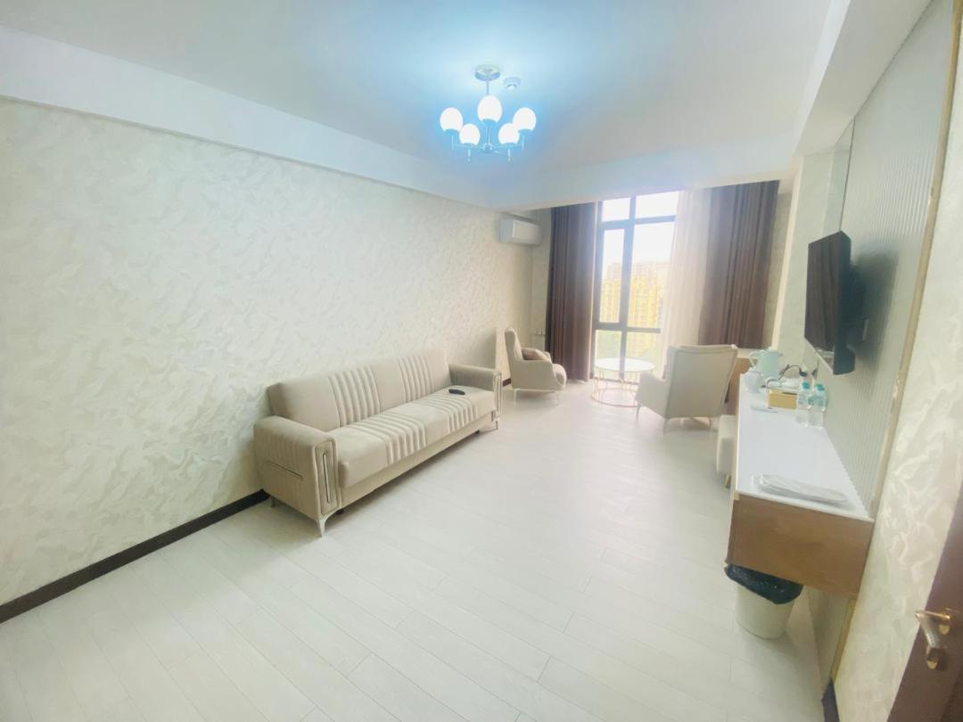 Baland Hotel ดูแชนเบอ ภายนอก รูปภาพ
